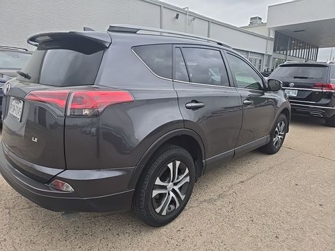 Used 2018 Toyota RAV4 LE image 4