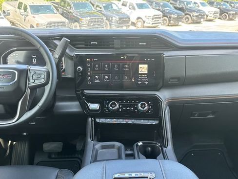 Used 2025 GMC Sierra 2500 AT4 w/ Technology Package AWD/4WD image 33