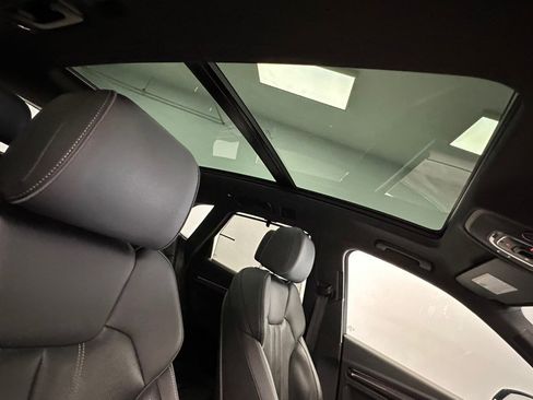 Used 2023 Audi SQ5 Prestige w/ Prestige Package image 24