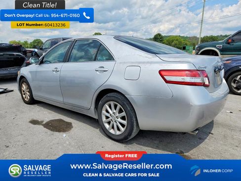 Used 2011 Toyota Camry XLE w/ SE/XLE Extra-Value Pkg FWD image 3