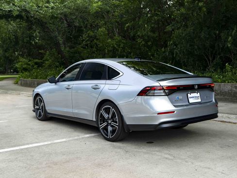 Used 2025 Honda Accord Sport image 7