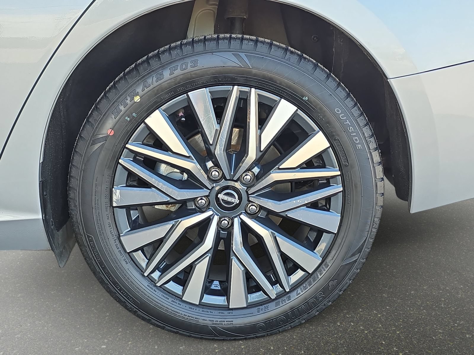 Used 2024 Nissan Altima 2.5 SV AWD/4WD image 31
