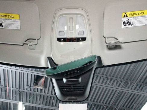 Certified 2025 Volvo XC90 B6 Plus w/ Protection Package Premier image 13