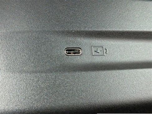 New 2025 Volvo EX90 Plus image 25