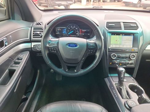 Used 2017 Ford Explorer XLT w/ Equipment Group 202A image 14