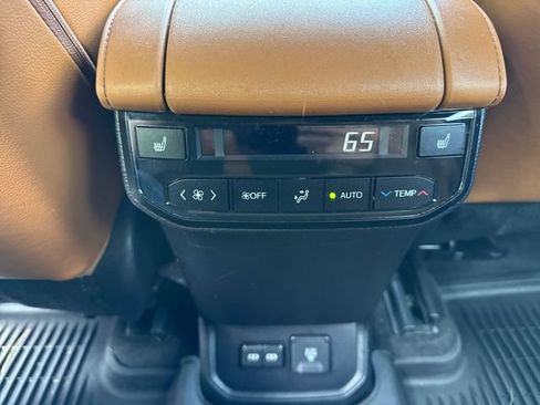 Used 2023 Toyota Highlander Platinum AWD/4WD image 22