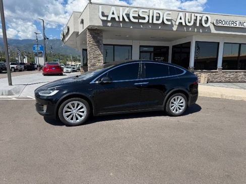 Used 2018 Tesla Model X 75D AWD/4WD image 4