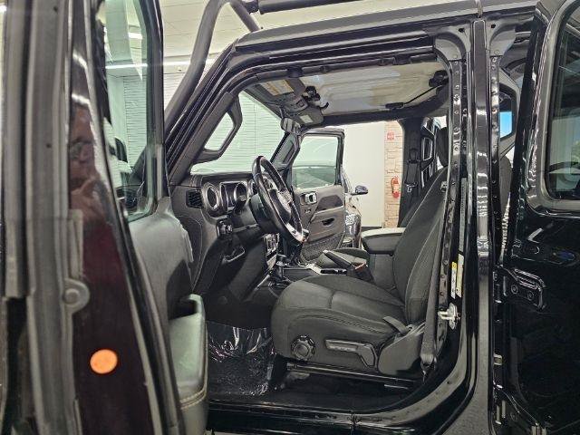 Used 2020 Jeep Wrangler Unlimited Sahara AWD/4WD image 8