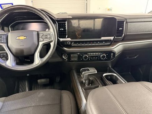 Used 2024 Chevrolet Silverado 1500 LT AWD/4WD image 14