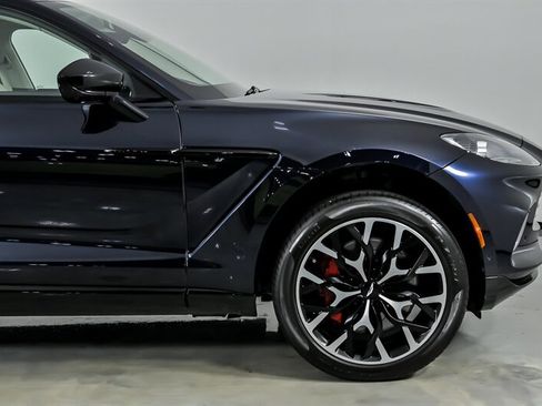 Used 2022 Aston Martin DBX AWD/4WD image 15
