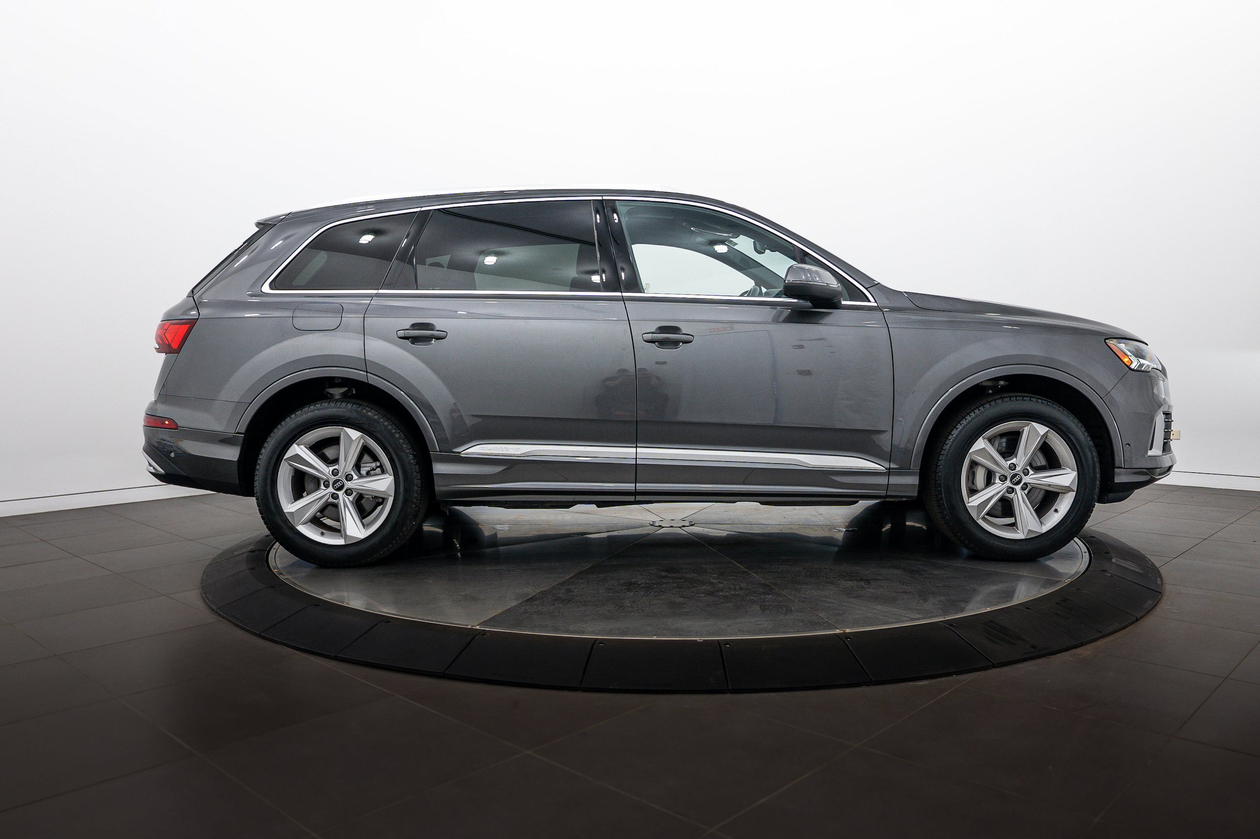 Certified 2023 Audi Q7 2.0T Premium Plus w/ Premium Plus Package AWD/4WD image 3