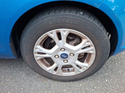 Used 2016 Ford Fiesta SE w/ Cold Weather Package FWD image 6