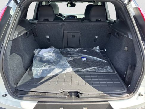 Used 2023 Volvo XC40 Recharge Ultimate w/ Protection Package Premier image 18
