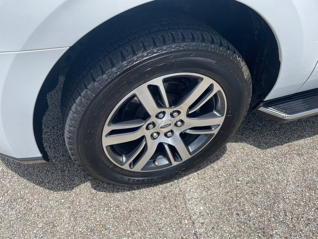Used 2022 Ford Expedition Max Limited RWD image 11