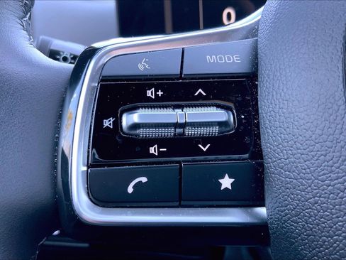 Used 2025 Kia Sorento SX Prestige image 20