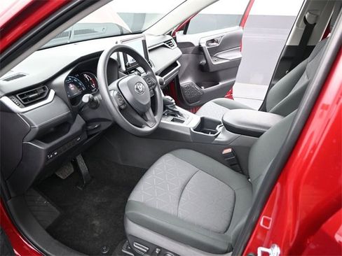 Used 2025 Toyota RAV4 XLE w/ Convenience Package image 5