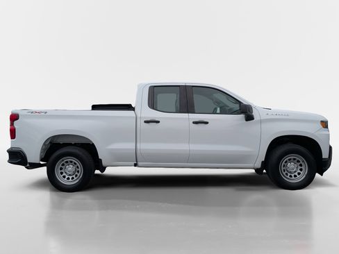 Used 2020 Chevrolet Silverado 1500 W/T w/ Trailering Package image 3