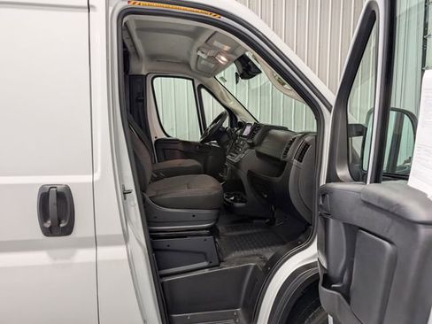 Used 2025 RAM ProMaster 2500 w/ U-Haul Equipment Group FWD image 22