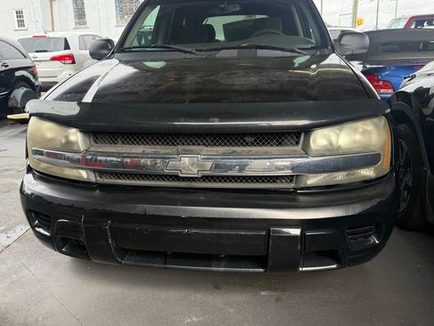 Used 2004 Chevrolet TrailBlazer LS w/ LS Preferred Equipment Group RWD image 3