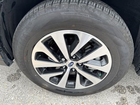 Certified 2025 Subaru Outback image 9