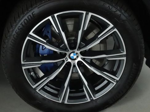 Used 2022 BMW X5 xDrive40i w/ M Sport Package image 10