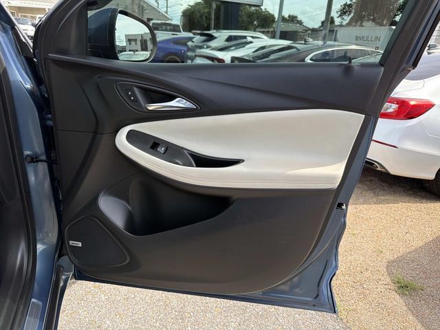 Used 2024 Buick Encore GX Avenir w/ Avenir Convenience Package AWD/4WD image 17