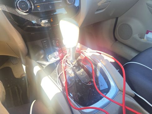 Used 2015 Nissan Rogue S image 21