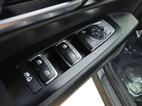 Used 2022 Kia Telluride EX w/ EX Premium Package FWD image 11