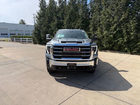 New 2026 GMC Sierra 2500 SLE w/ SLE Value Package; AWD/4WD image 6