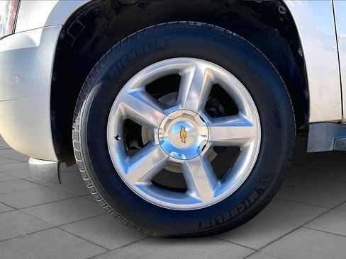 Used 2014 Chevrolet Suburban LTZ image 10