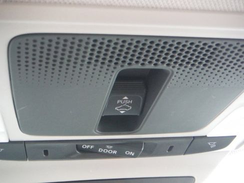 Certified 2025 Honda HR-V EX-L image 28