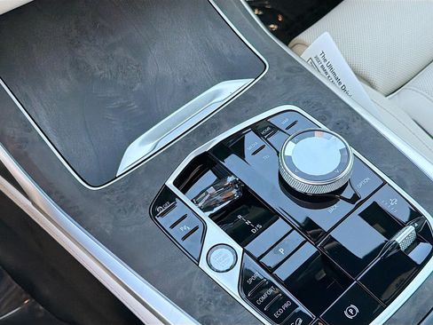 New 2027 BMW X7 M60i AWD/4WD image 28
