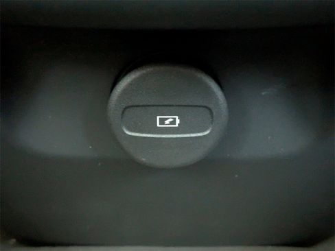 New 2026 Volvo XC90 B6 Plus w/ Protection Package Premier image 21