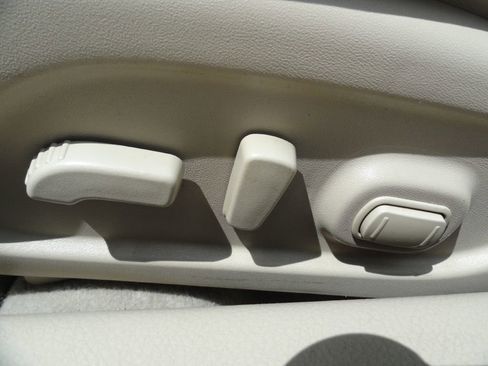 Used 2014 Nissan Altima 2.5 SL w/ Technology Package FWD image 26