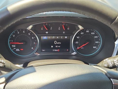 Used 2023 Chevrolet Traverse LT FWD image 12