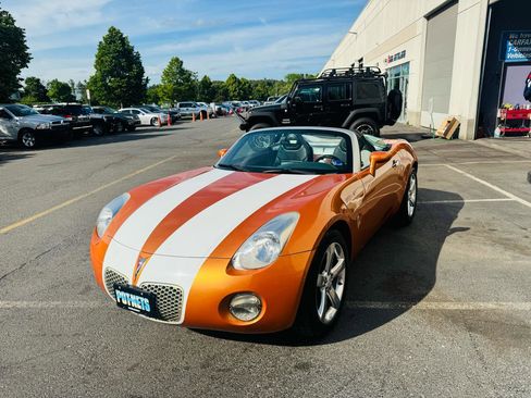 Used 2006 Pontiac Solstice Convertible w/ Premium Package RWD image 30