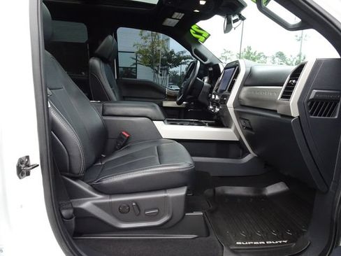 Used 2022 Ford F250 Lariat w/ Lariat Ultimate Package AWD/4WD image 16