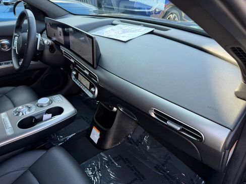 Used 2024 Genesis GV60 RWD image 36