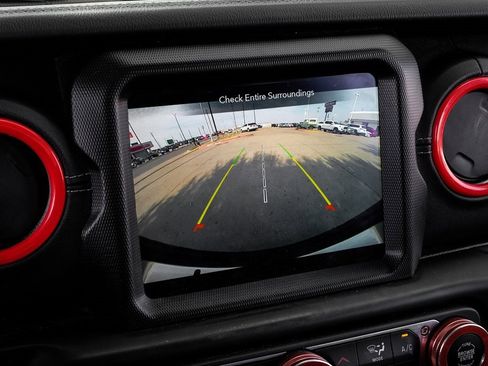 Used 2022 Jeep Wrangler Unlimited Sahara w/ Cold Weather Group image 30