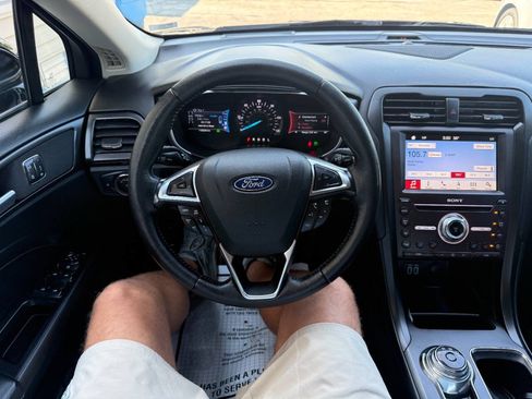 Used 2019 Ford Fusion Titanium FWD image 13