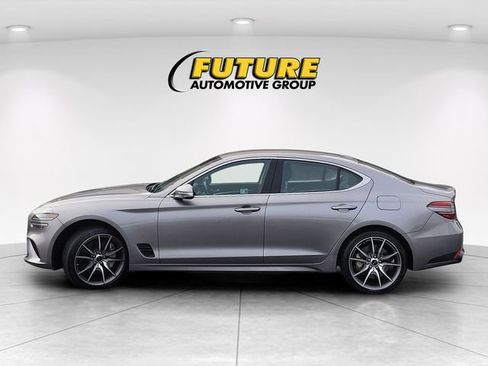 Used 2025 Genesis G70 2.5T image 10