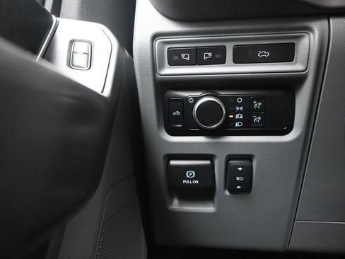 Used 2024 Ford F150 Lightning XLT image 19