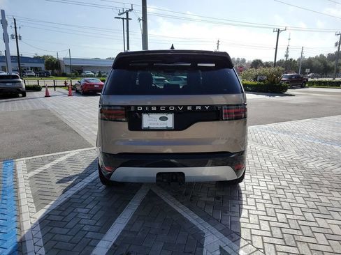 New 2025 Land Rover Discovery Metropolitan Edition AWD/4WD image 4