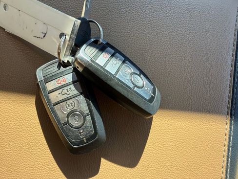 Used 2021 Ford F150 Lariat w/ Equipment Group 502A High image 27