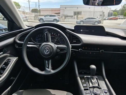 Used 2020 MAZDA MAZDA3 Sedan image 11