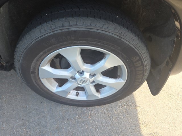 Used 2011 Toyota RAV4 Limited AWD/4WD image 11