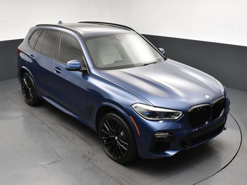 Used 2020 BMW X5 M50i w/ Executive Package AWD/4WD image 16