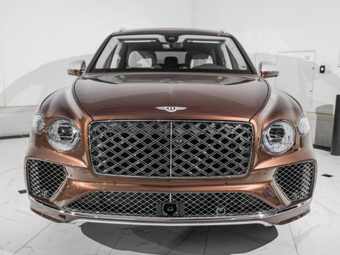 Used 2025 Bentley Bentayga Extended Wheelbase image 8