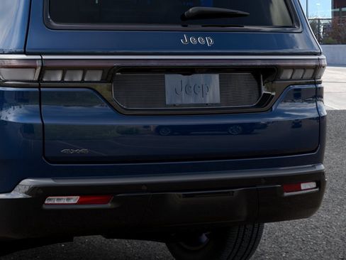 New 2026 Jeep Grand Wagoneer 4WD w/ HD Trailer Tow Package image 13