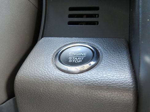 Used 2021 Ford Expedition Max XLT image 29